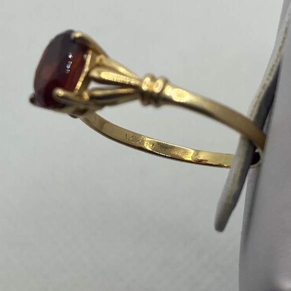 14k yellow gold Garnet ring - Picture 8 of 12